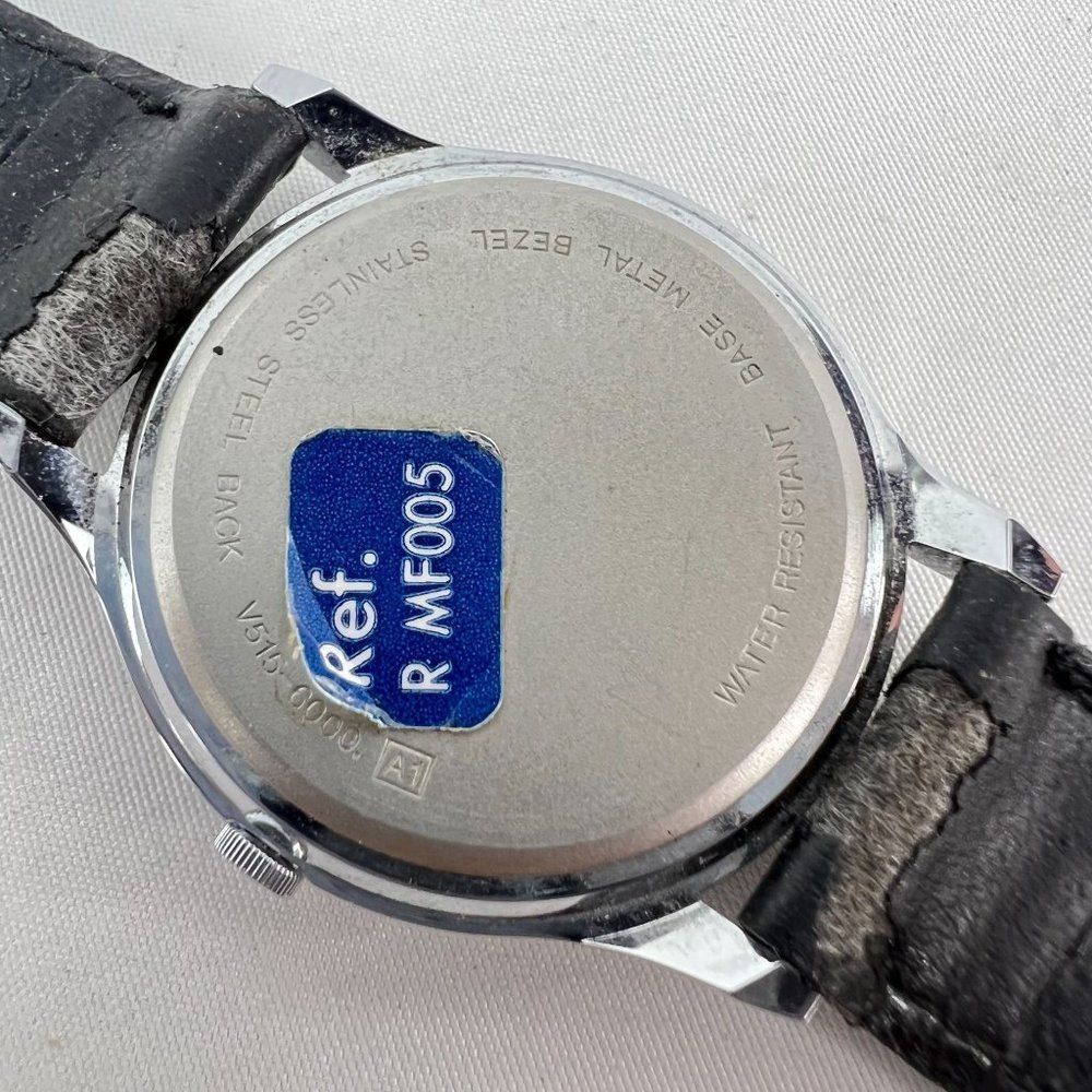 Men's Vintage MICKEY MOUSE by LORUS "V515-6000" Quartz Watch PARTS REPAIR - Picture 7 of 8